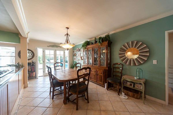 13980 dining 4