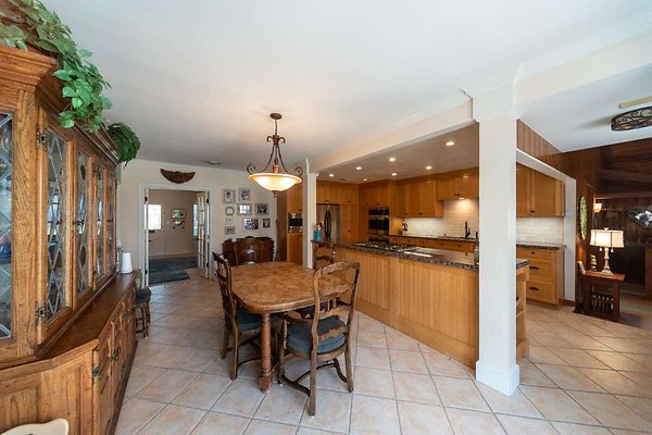 13980 dining 5