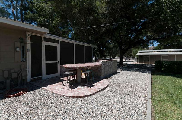 10071 patio 2