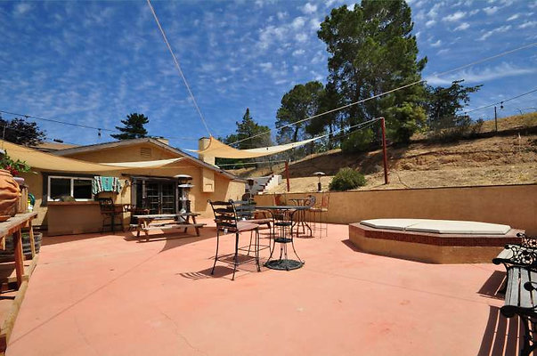 9989 patio 5