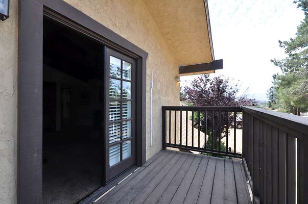 9989 balcony 2