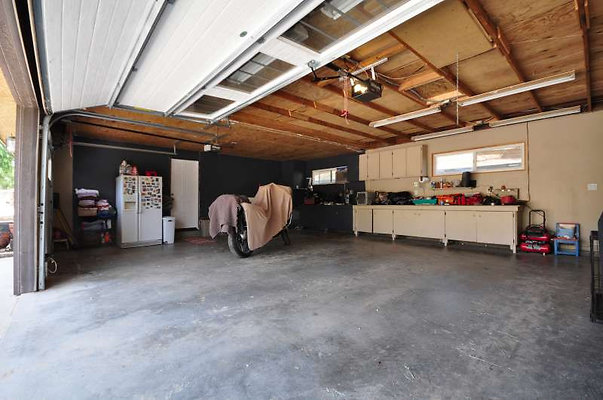 9989 garage 3