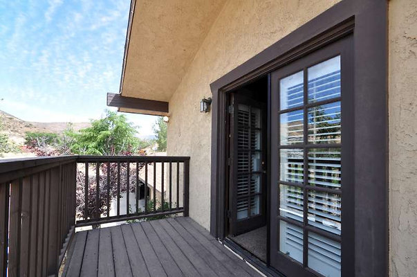 9989 balcony 1
