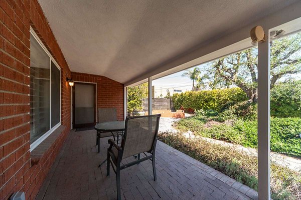 14025 patio 6