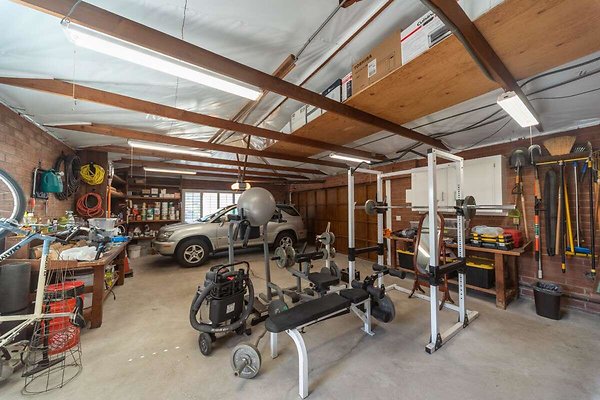 14025 garage 2