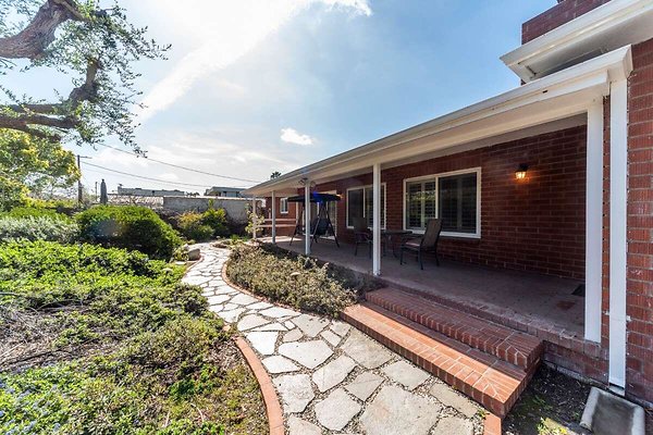 14025 patio 1