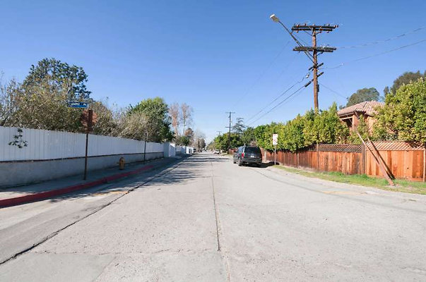 9562 street 2