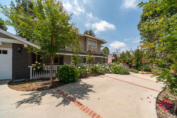 9562 porch 1