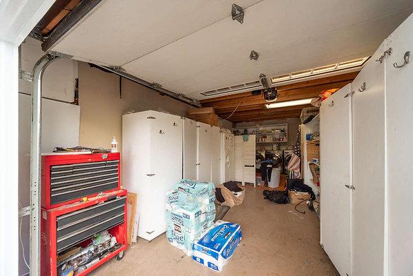 9562 garage 7
