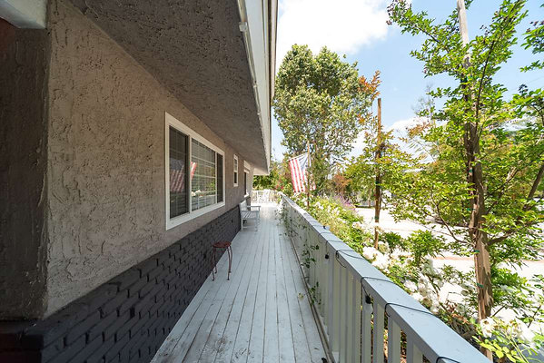 9562 porch 5