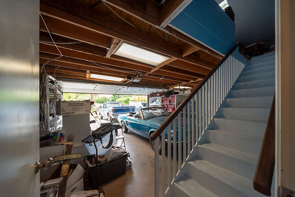 9562 garage 2