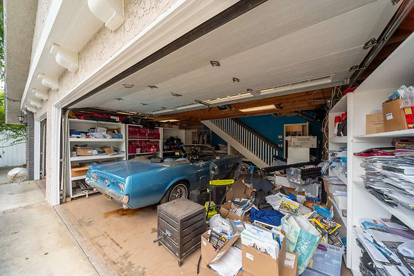 9562 garage 1
