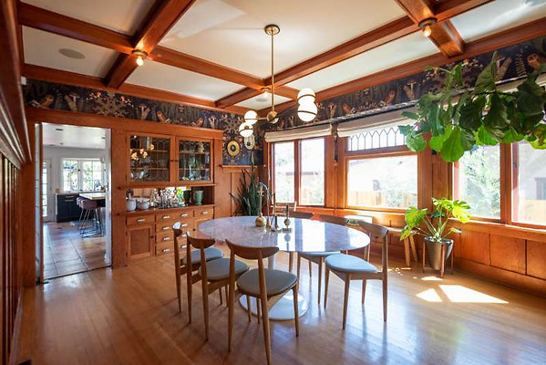 11779 dining 3