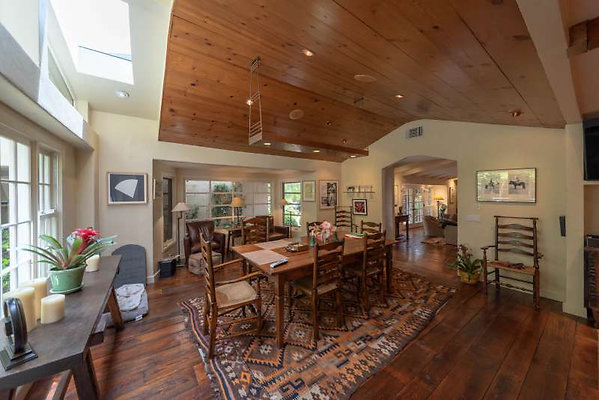 11599 dining 4
