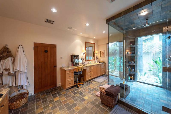 11599 bath 5