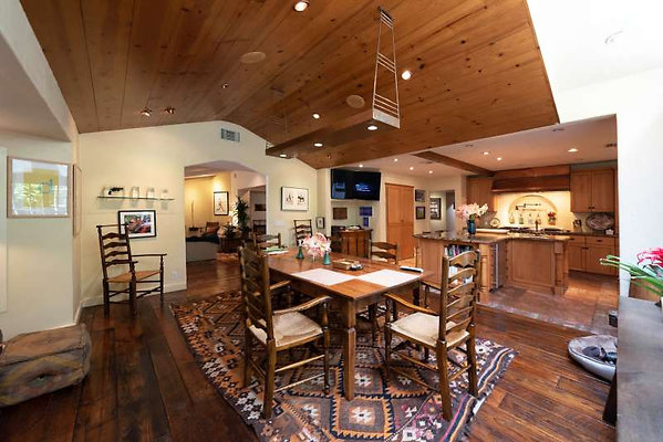 11599 dining 3