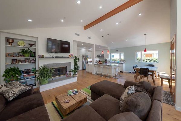 11588 living5