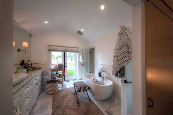 10855 bath 1