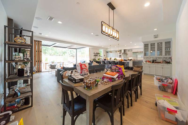 12542 dining 3
