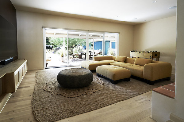 TV ROOM1