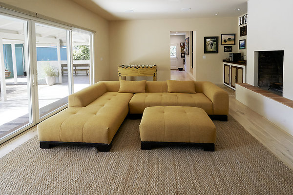 TV ROOM4