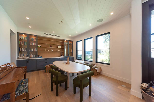 12792 dining 3
