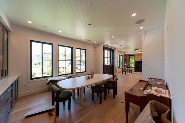 12792 dining 1
