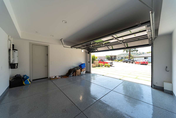 12792 garage 1