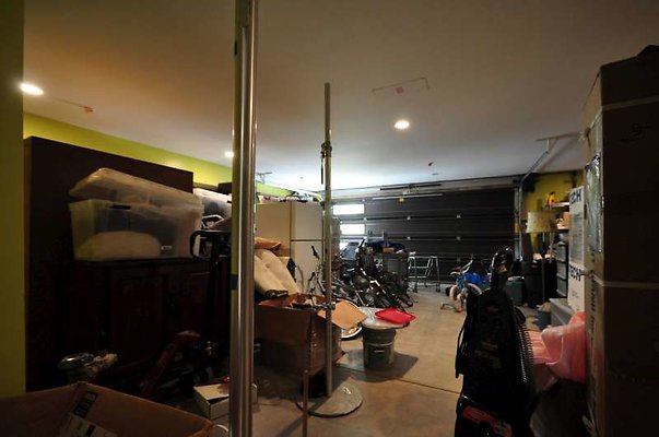 9136 garage2