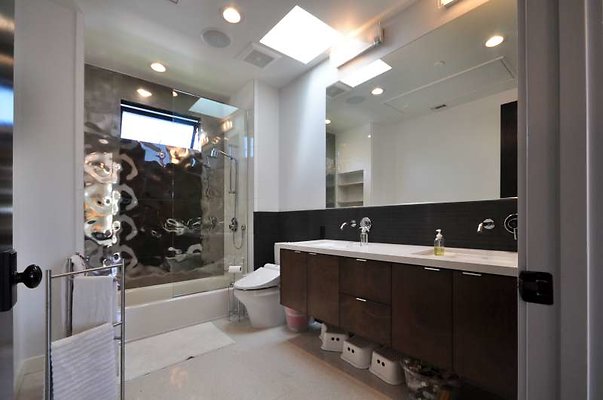 9136 bath10