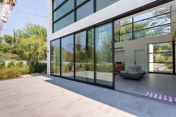 005 Modern-116 resize