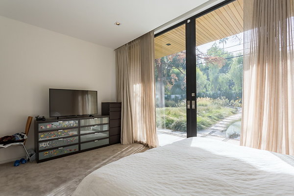 005 Modern-076 resize