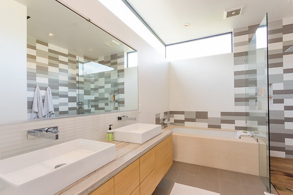 005 Modern-103 resize