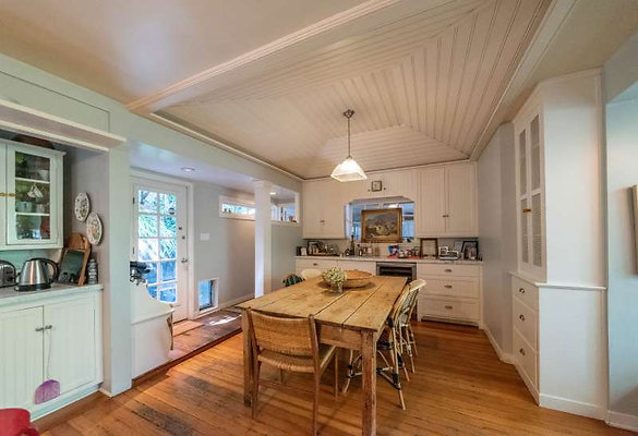 3226 dining 1