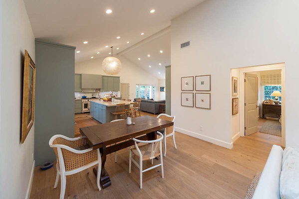 12653 dining 2