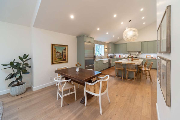 12653 dining 3
