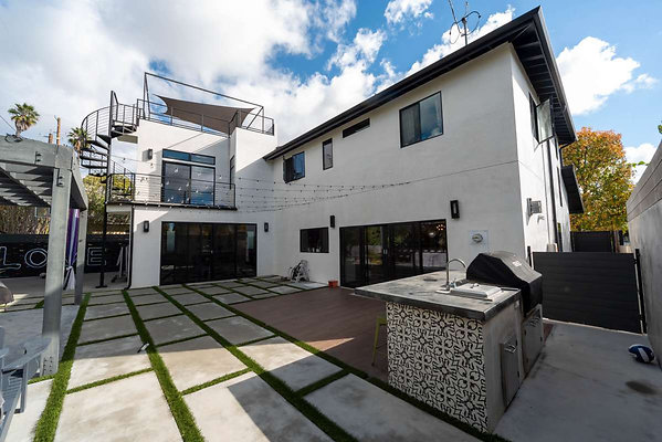 13082 patio 1