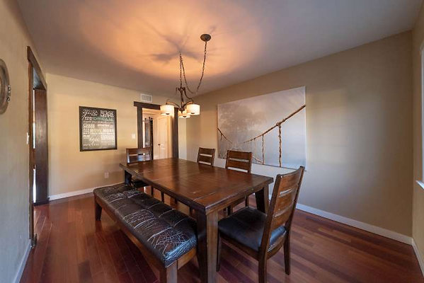 11347 dining 4