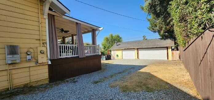12511 garage 7