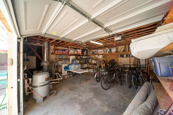 12511 garage 4
