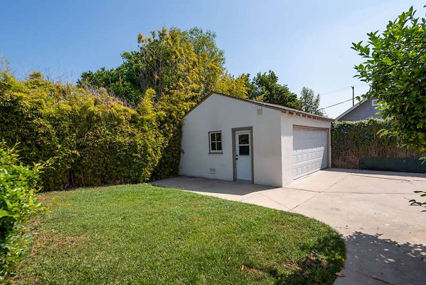 12323 garage 6