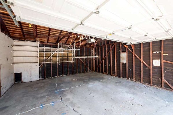 12323 garage 4