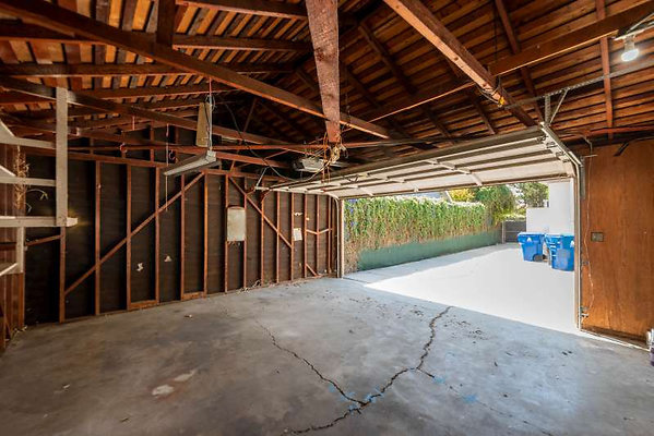 12323 garage 2