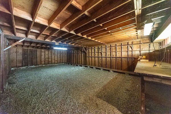 13950 garage 2