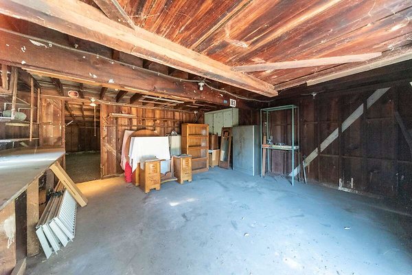 13950 garage 5