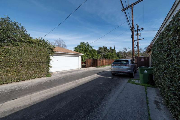 11410 garage 4