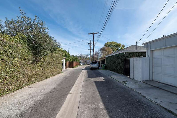 11410 garage 6