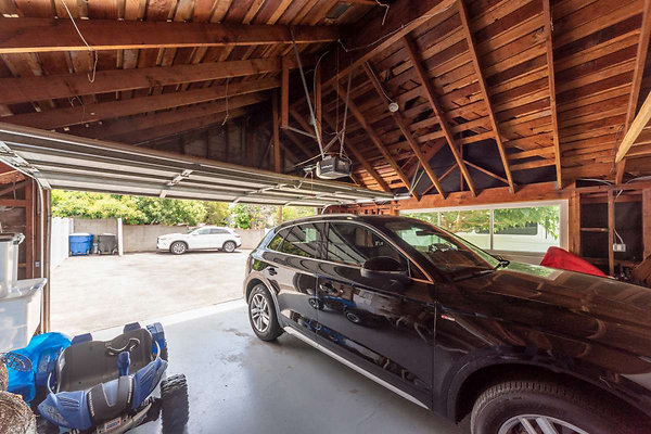13683 garage 2