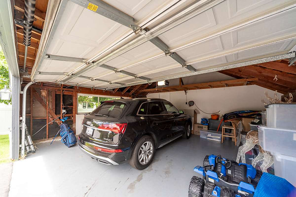 13683 garage 3