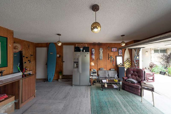 11199 garage 4